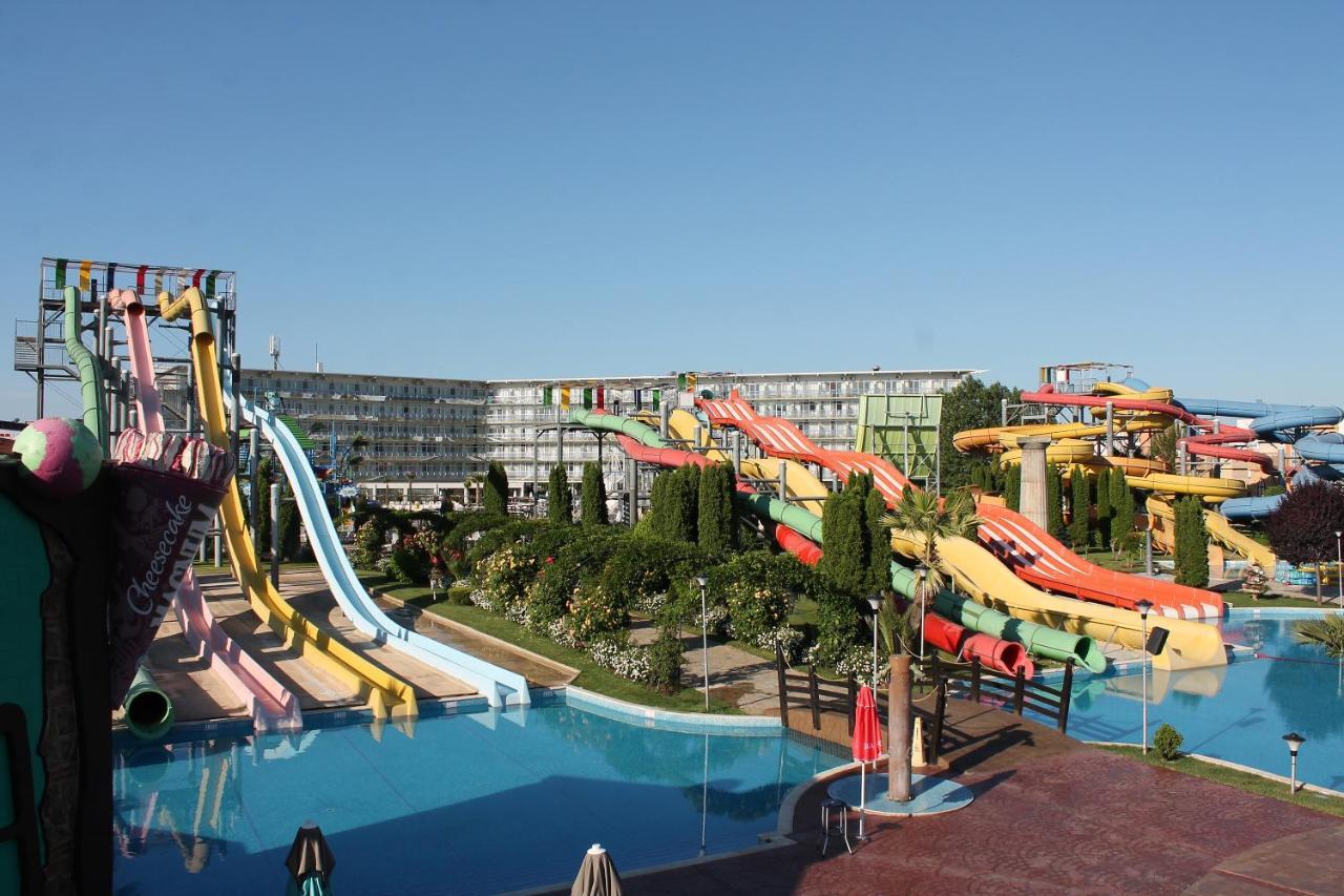 Aqua Nevis Hotel & Aqua Park Sunny Beach Esterno foto